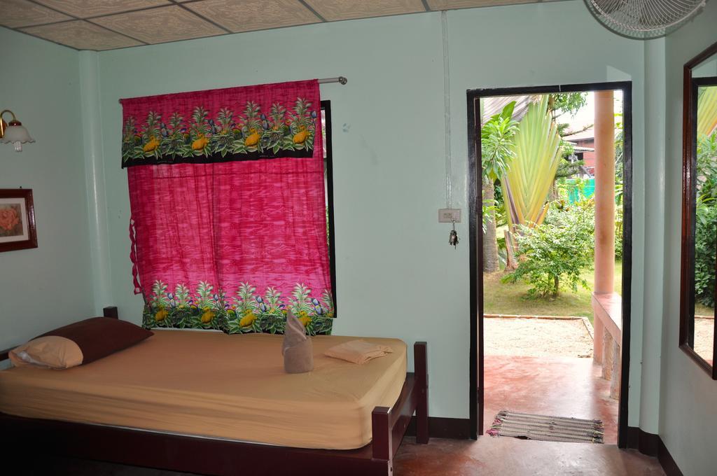 Coral Bungalows Haad Rin Bilik gambar